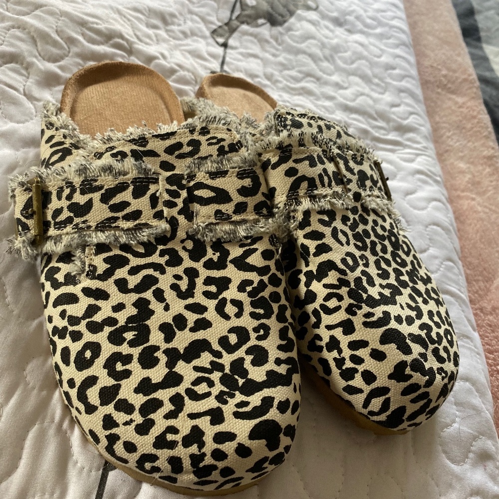 Leopard Clogs